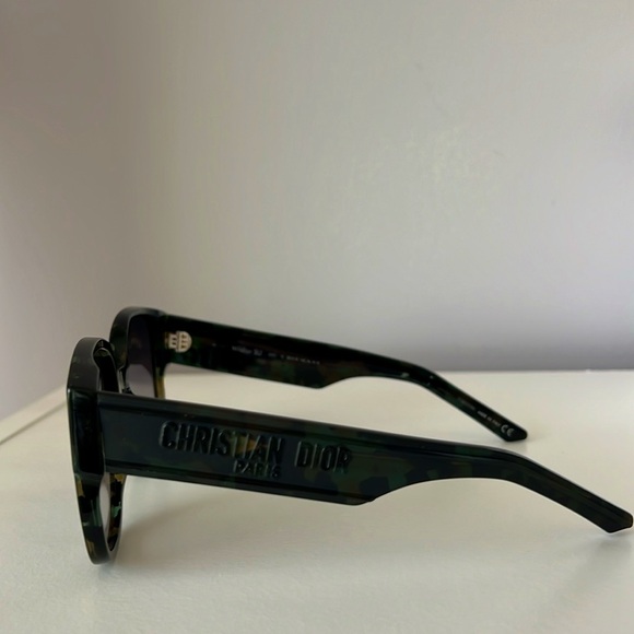 Authentic Christian Dior Wildior Sunglasses - Picture 4 of 13